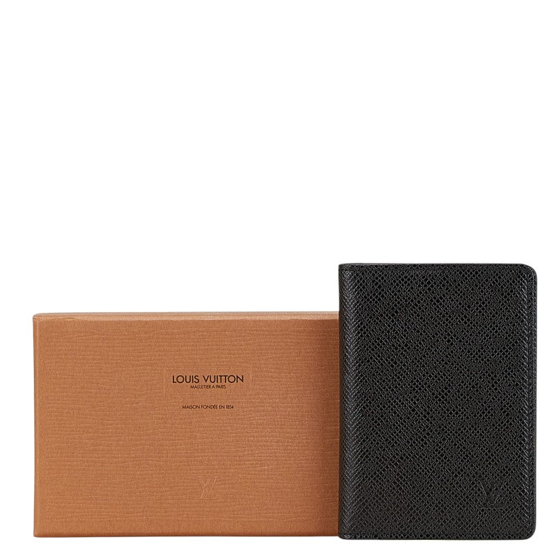 Louis Vuitton Taiga Leather Card Case M30492