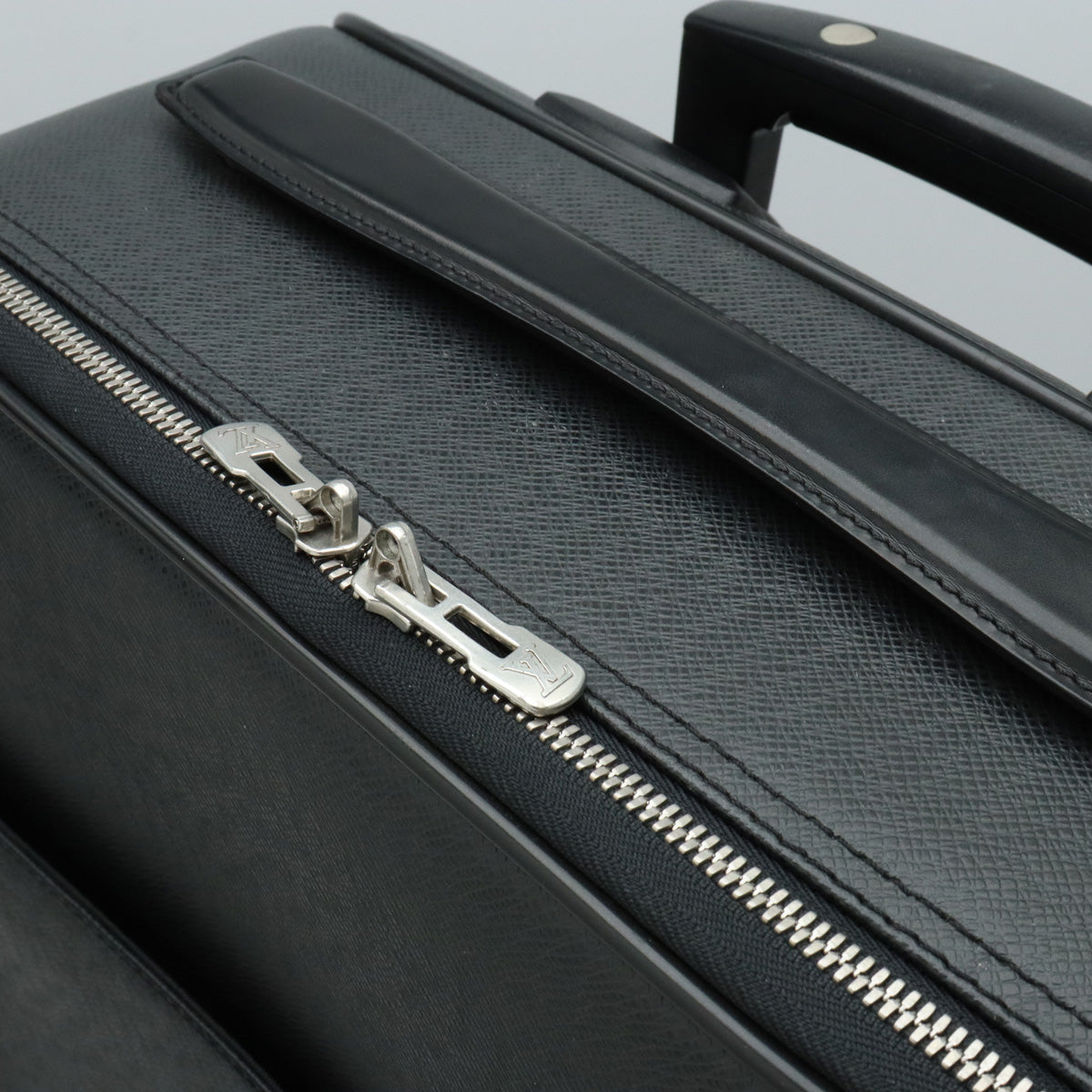 Louis Vuitton Taiga Pegase 50 Suitcase M23272