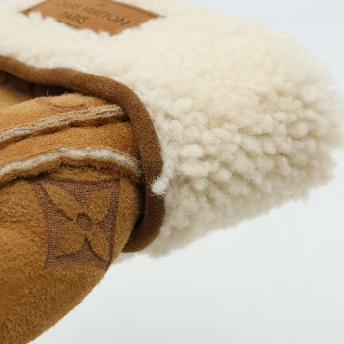 Louis Vuitton Monogram Shearling Gloves M76578