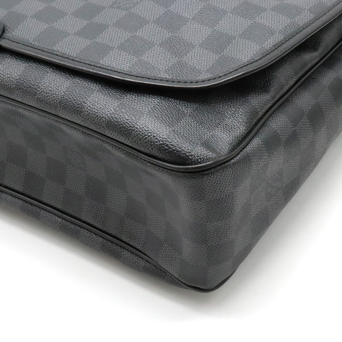 Louis Vuitton Damier Graphite Daniel GM Messenger Bag