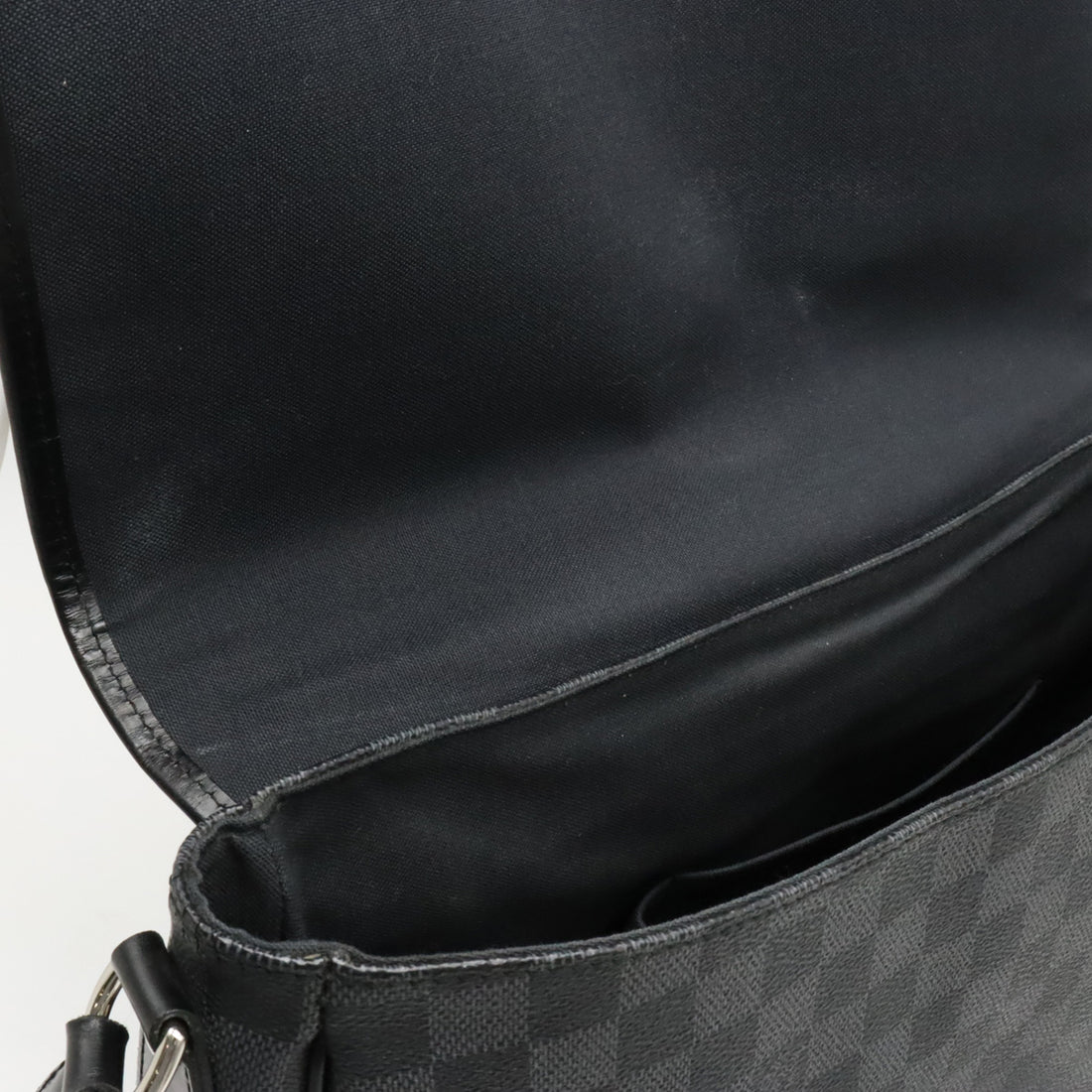 Louis Vuitton Damier Graphite Daniel GM Messenger Bag