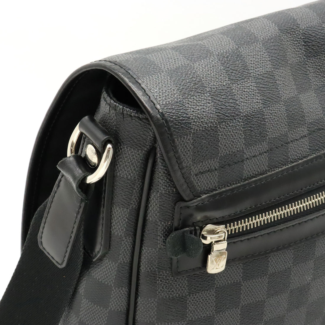 Louis Vuitton Damier Graphite Daniel GM Messenger Bag