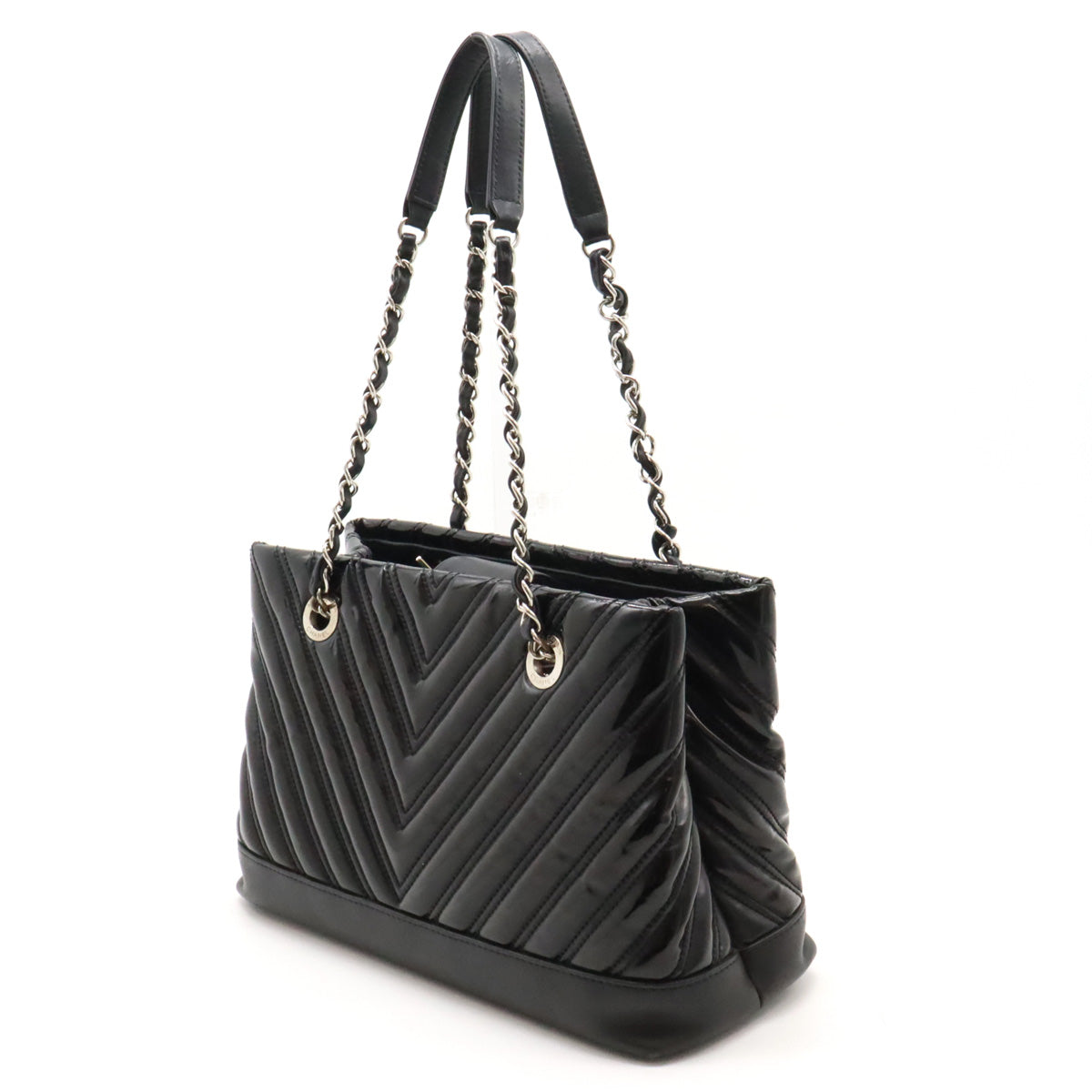 Chanel V-Stitch Chevron Tote Bag, Enamel/Leather, A93052 in Very Good Condition