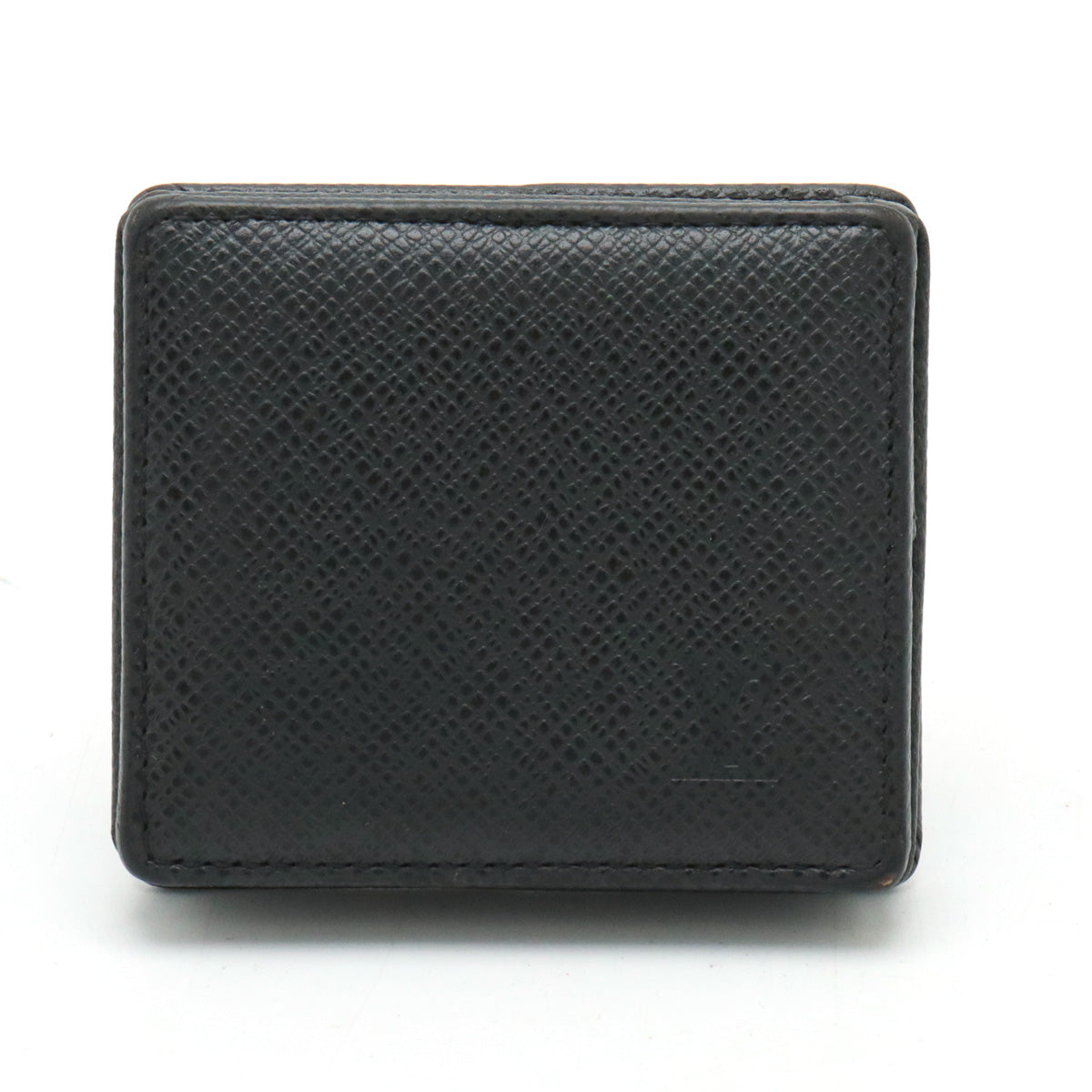 Louis Vuitton Taiga Leather Coin Case M30382 in Very Good Condition