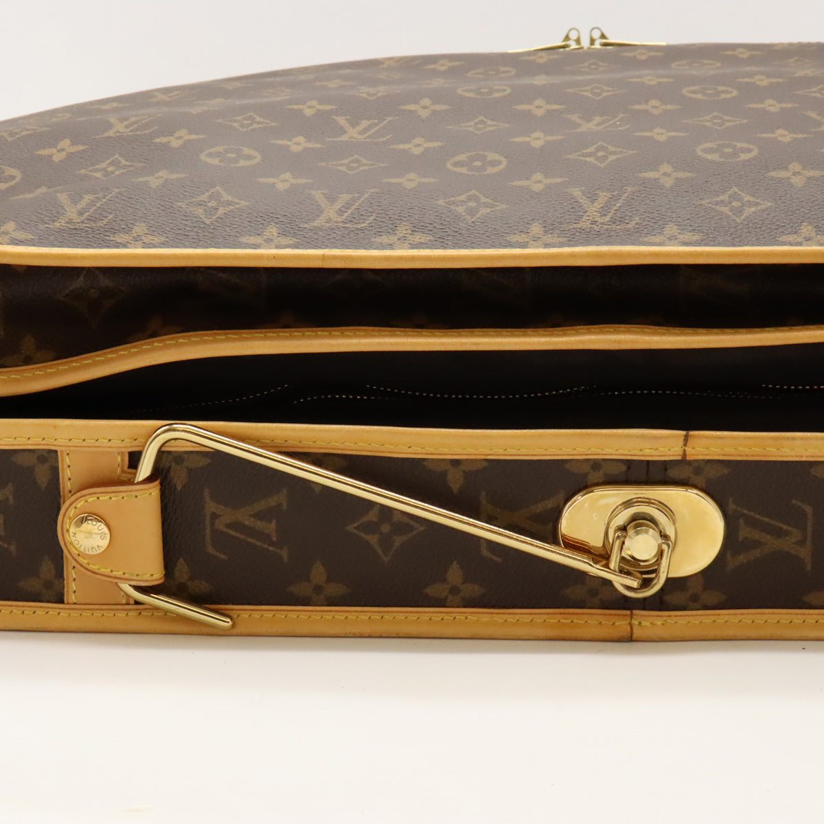 Louis Vuitton Monogram Portable Cabin Garment Case M23420 in Very Good Condition