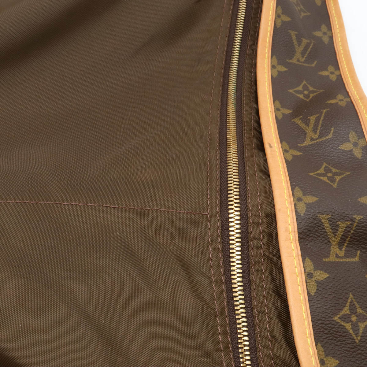 Louis Vuitton Monogram Portable Cabin Garment Case M23420 in Very Good Condition