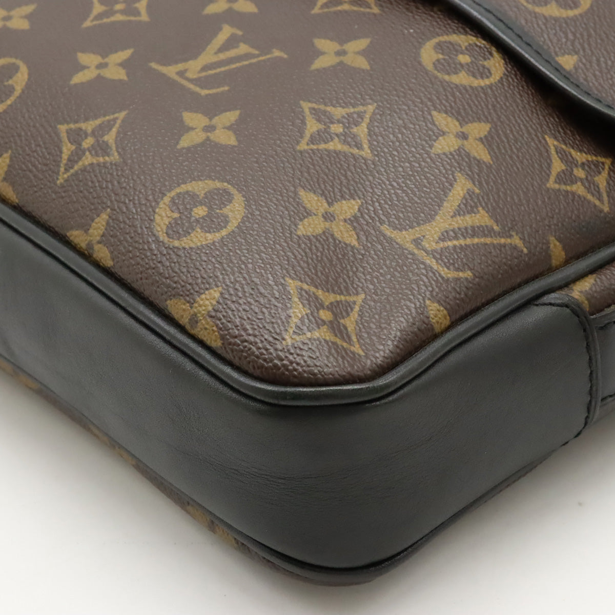 Louis Vuitton Monogram Macassar Bass MM Shoulder Messenger Bag M56715 in Very Good Condition