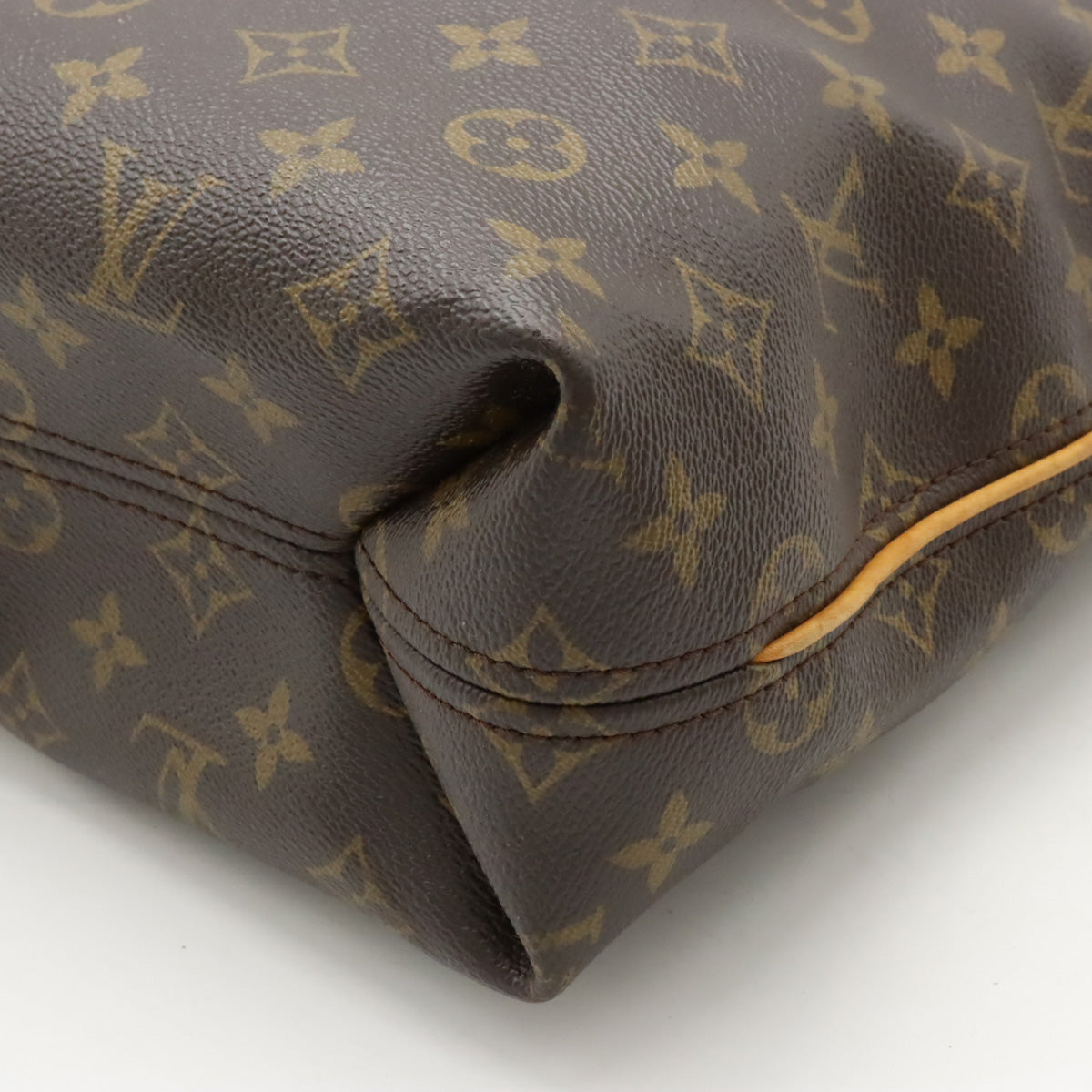 Louis Vuitton Monogram Shoulder Bag M40586