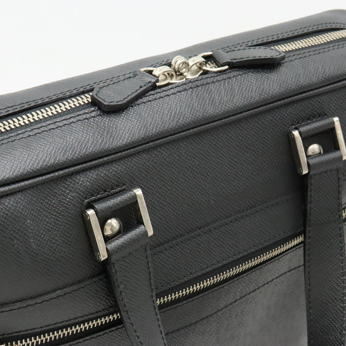 Louis Vuitton Taiga Igor Briefcase Black M31172