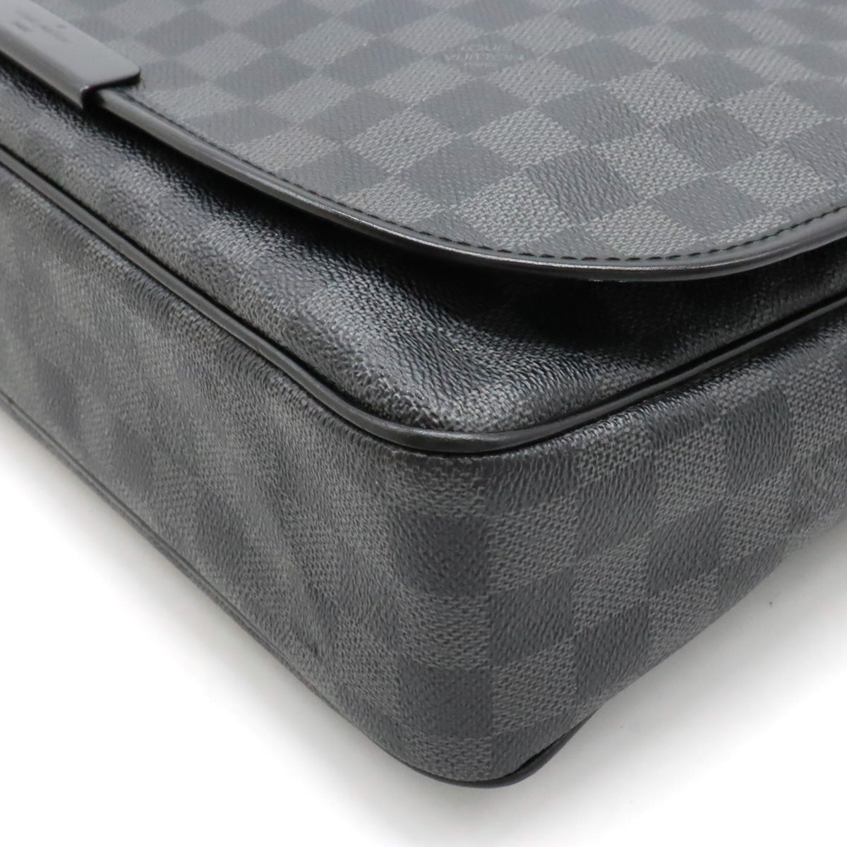 Louis Vuitton Damier Graphite Daniel MM Shoulder Bag N58029 in Good Condition