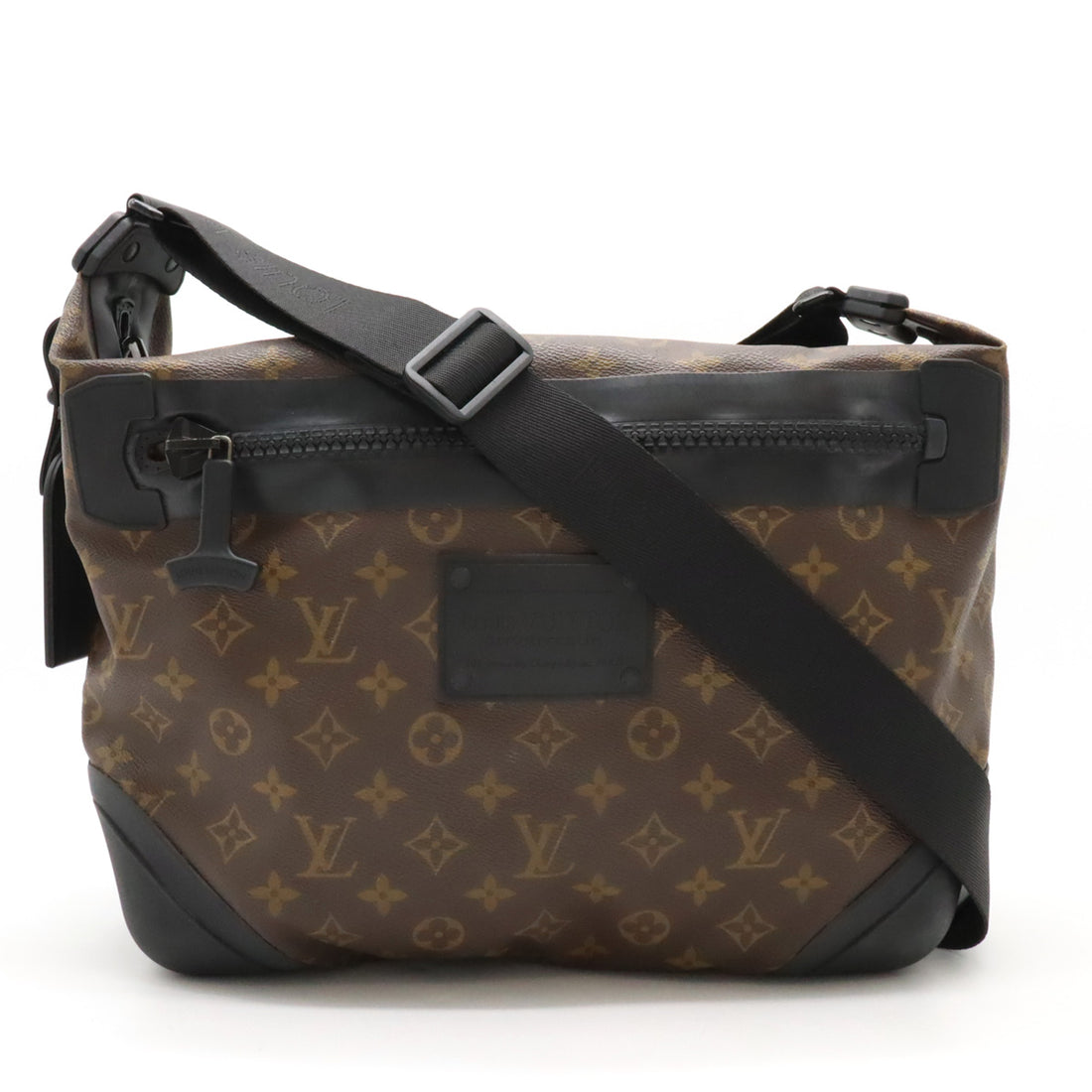 Louis Vuitton Monogram Waterproof Messenger Bag M40399