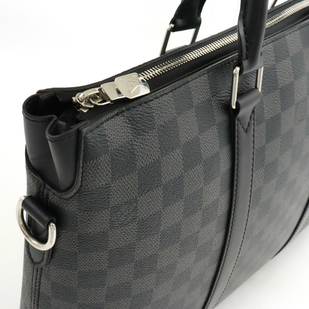 Louis Vuitton Damier Graphite Anton Briefcase N40024 in Very Good Condition