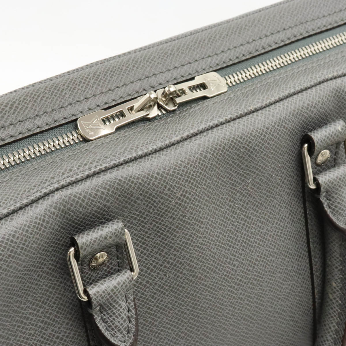 Louis Vuitton Taiga PDV PM Briefcase M30640