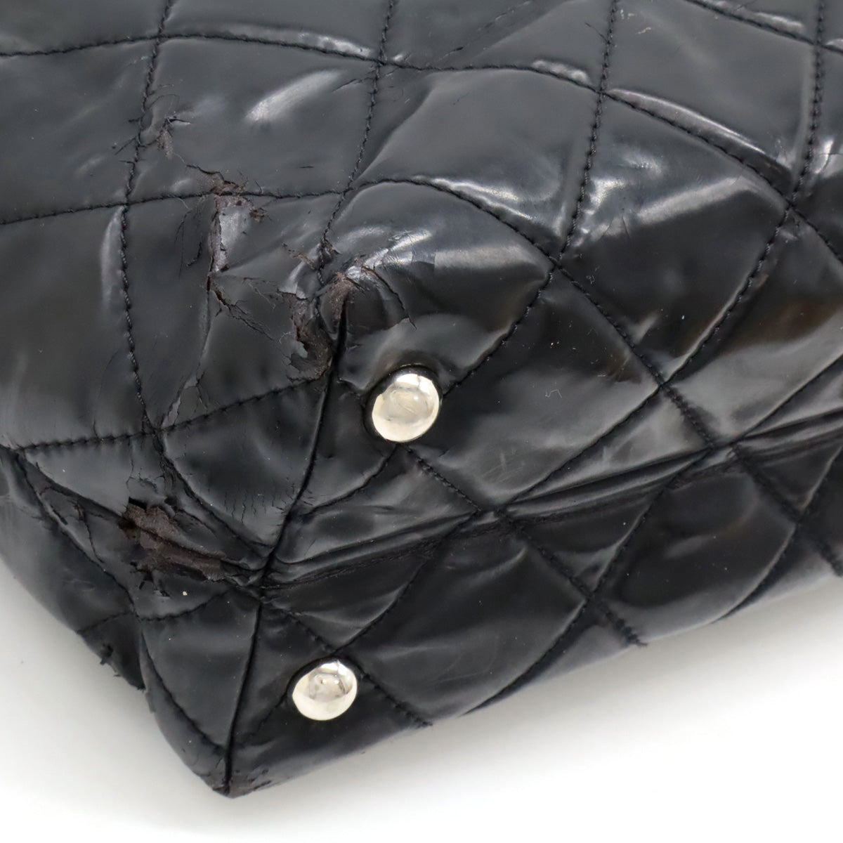 Chanel Patent Leather Matelasse Chain Tote Bag in Good Condition