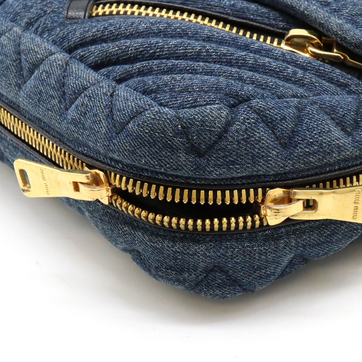 Miu Miu Denim/Leather Matelassé Shoulder Bag RR1903 in Very Good Condition