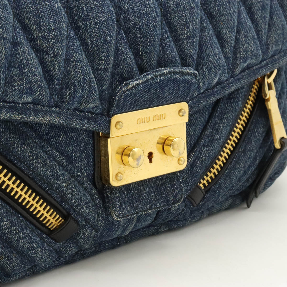 Miu Miu Denim/Leather Matelassé Shoulder Bag RR1903 in Very Good Condition