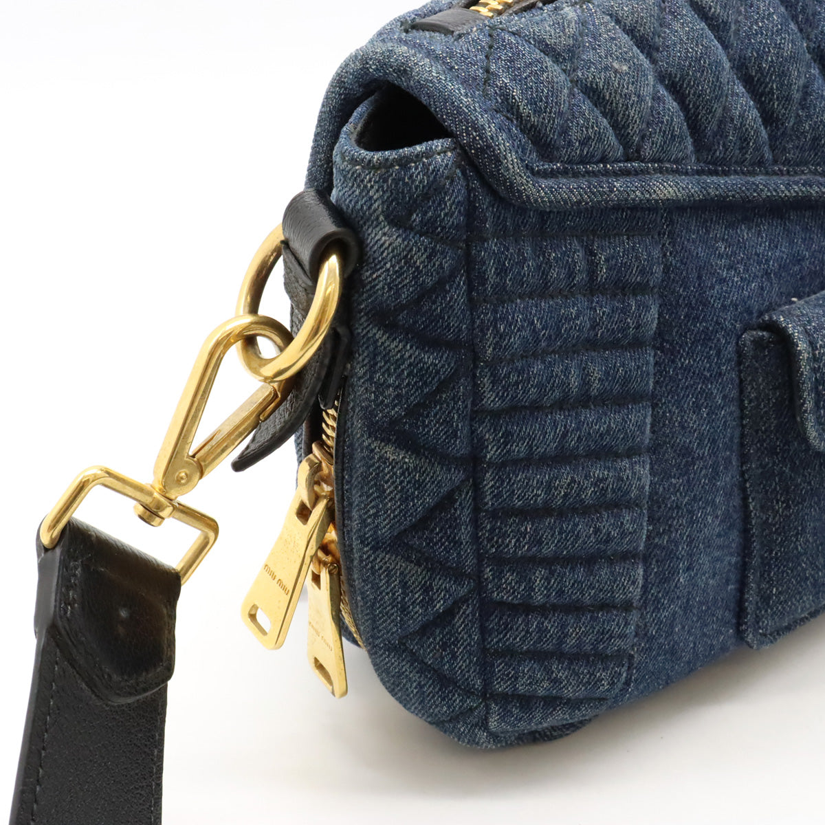 Miu Miu Denim/Leather Matelassé Shoulder Bag RR1903 in Very Good Condition