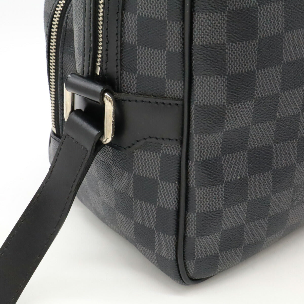 Louis Vuitton Damier Graphite Messenger Bag N45252