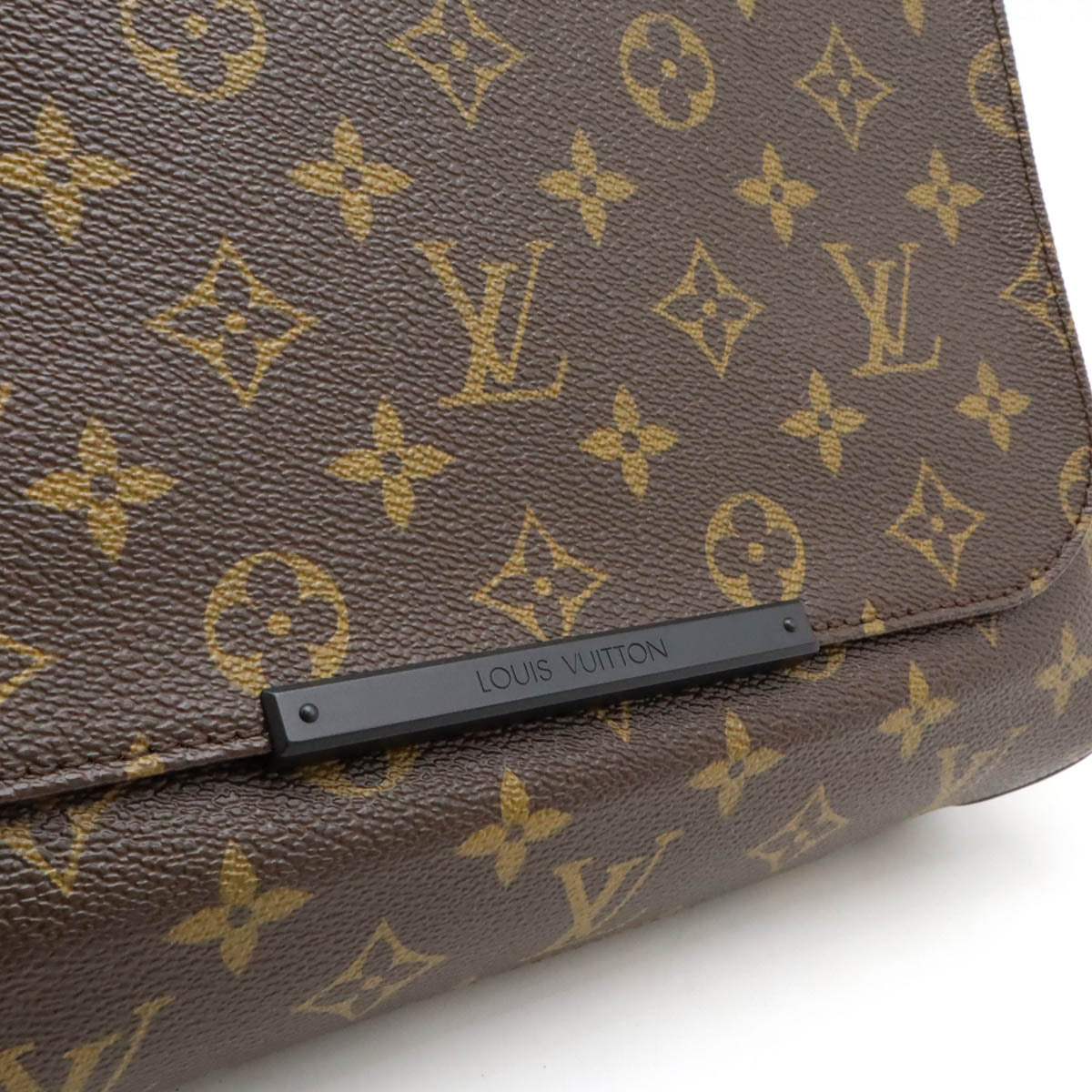 Louis Vuitton Monogram Macassar District PM Shoulder Bag M40935 in Great Condition