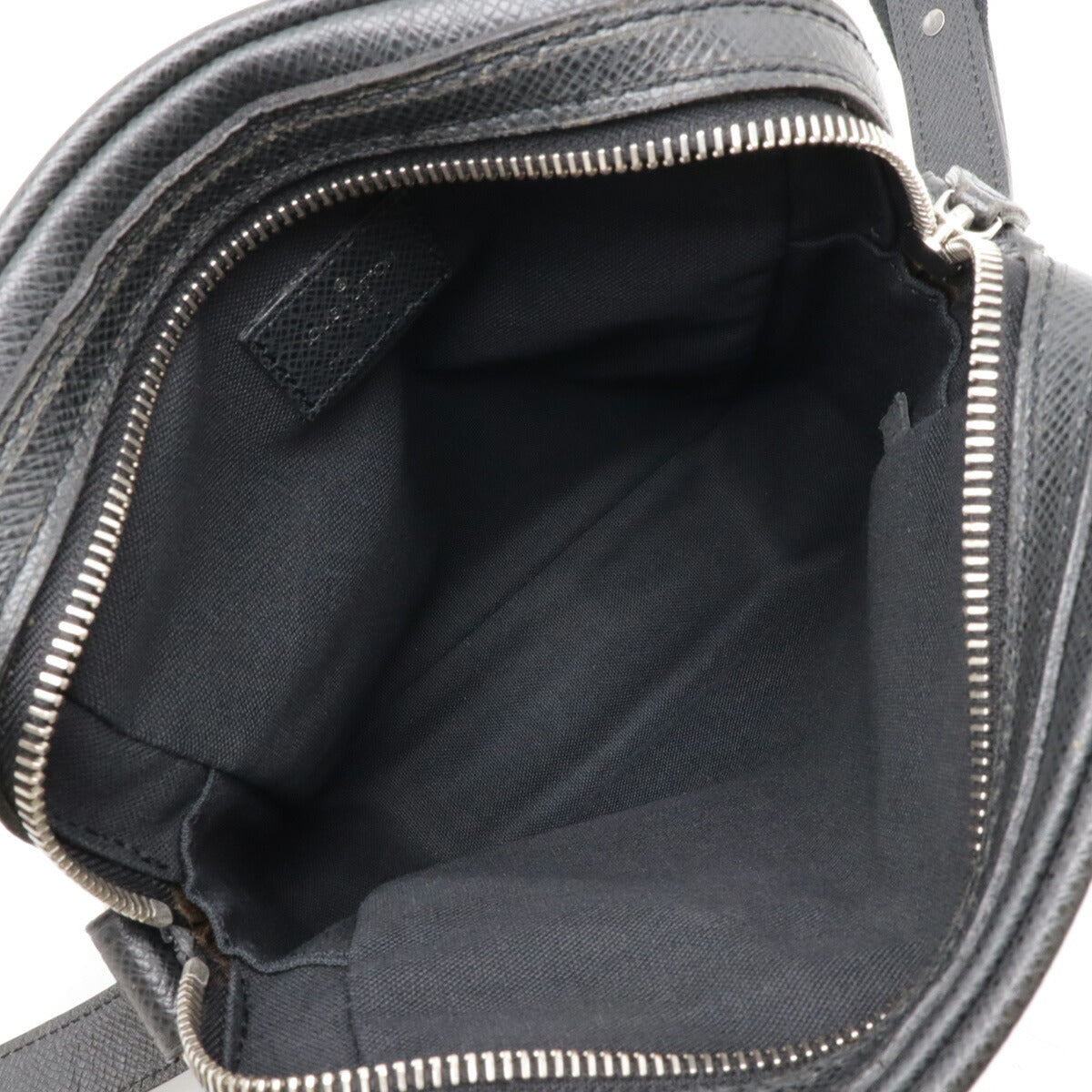 Louis Vuitton Taiga Dimitri Shoulder Bag Black