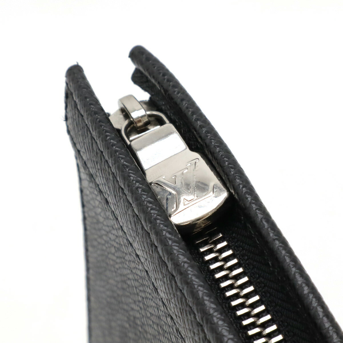 Louis Vuitton Taiga Leather Clutch Black M30450