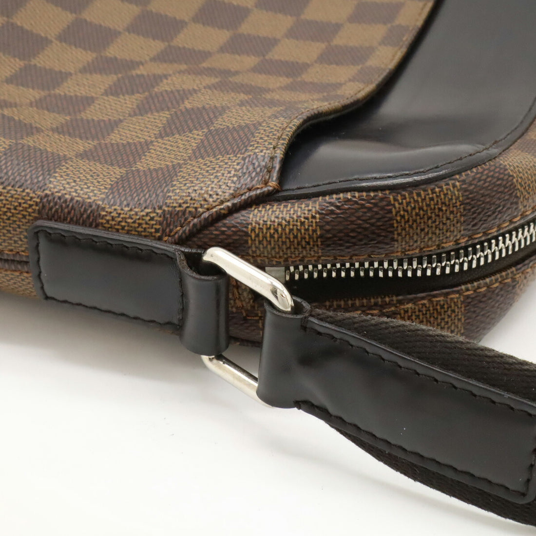 Louis Vuitton Damier Jake Messenger Bag N41568