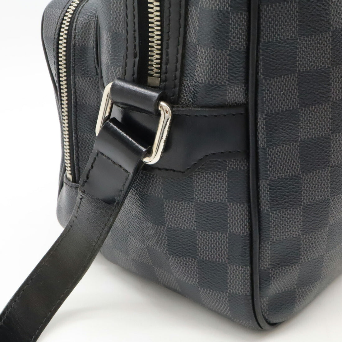 Louis Vuitton Damier Graphite Messenger Bag N45252