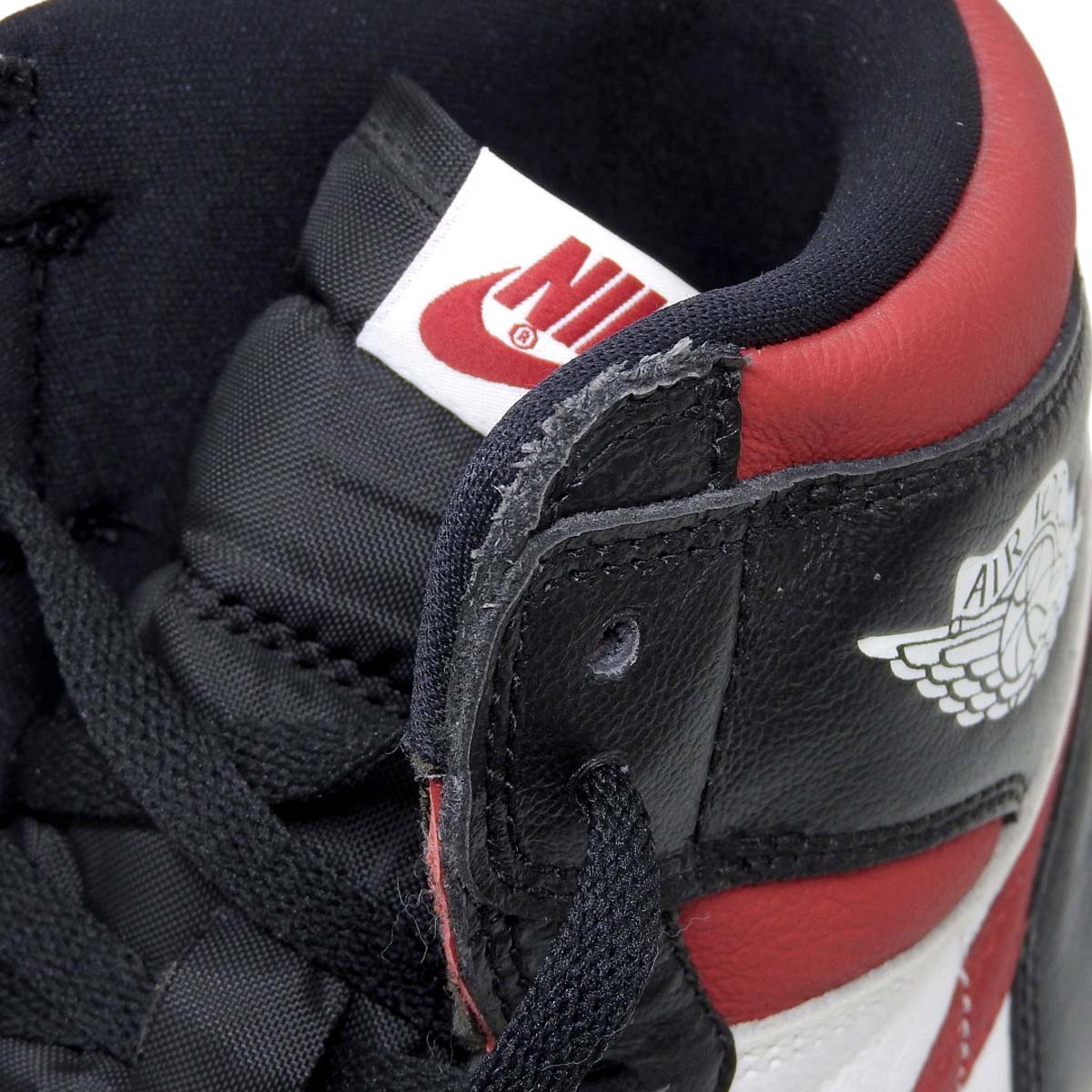 Nike Air Jordan 1 Retro High OG Sneakers 555088-061