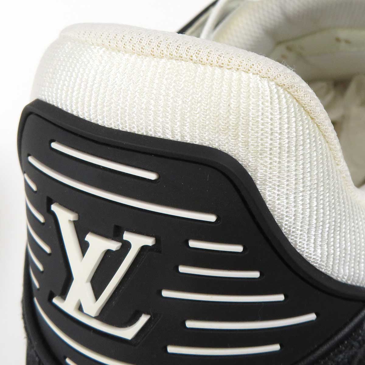 Louis Vuitton Trainer Sneakers 1AAV8J