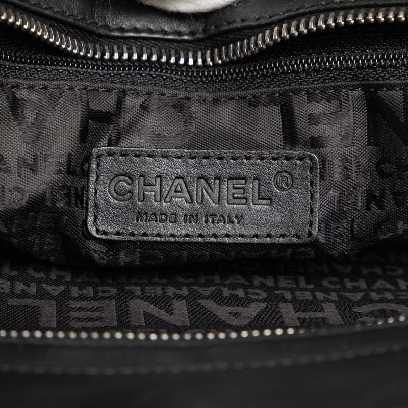 Chanel Leather Chocobar Logo Chain Shoulder Tote Bag in Very Good Condition