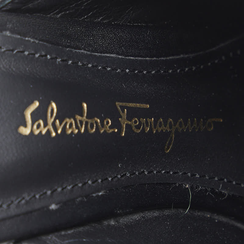 Salvatore Ferragamo Gancini Leather Pumps in Very Good Condition