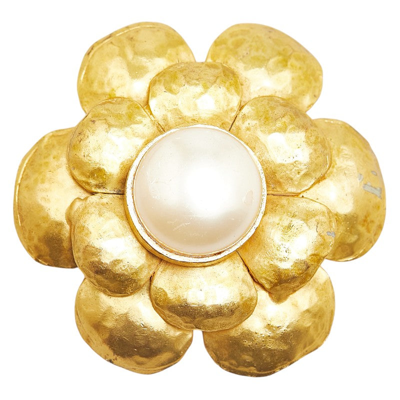 Chanel Vintage Flower Brooch Gold Plated Faux Pearl in Very Good Condition