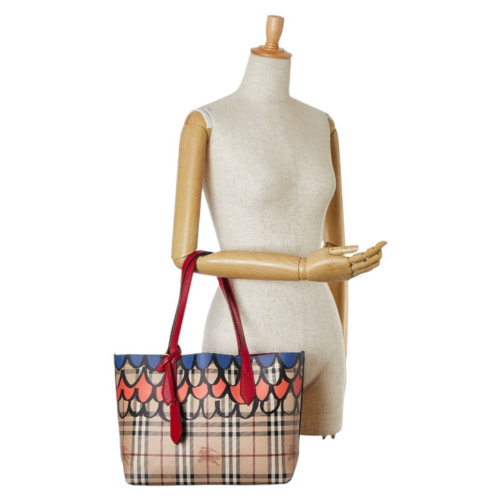 Burberry Nova Check Reversible Tote Bag in Very Good Condition