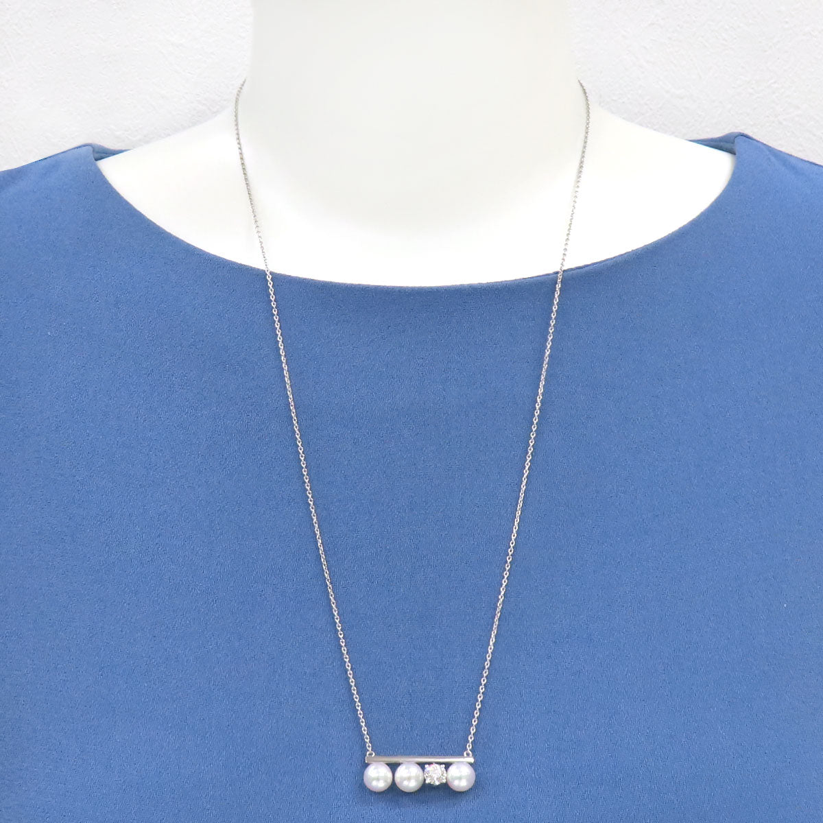 Tasaki K18WG Diamond Solo Necklace