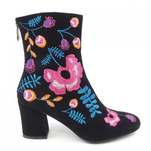 GRACE CONTINENTAL boots