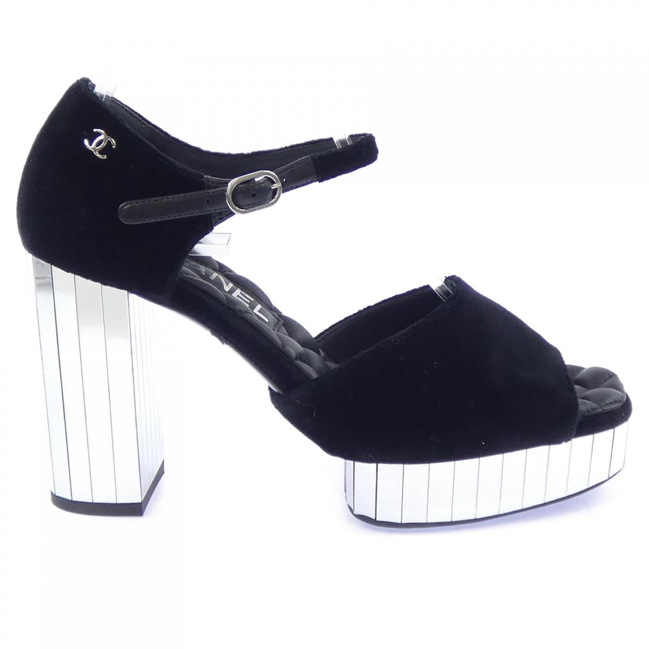 Chanel Pumps