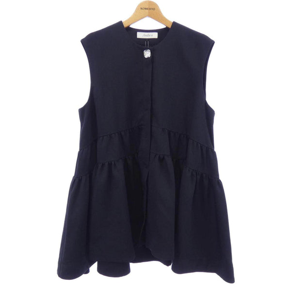 AUDIE A MUSES Top