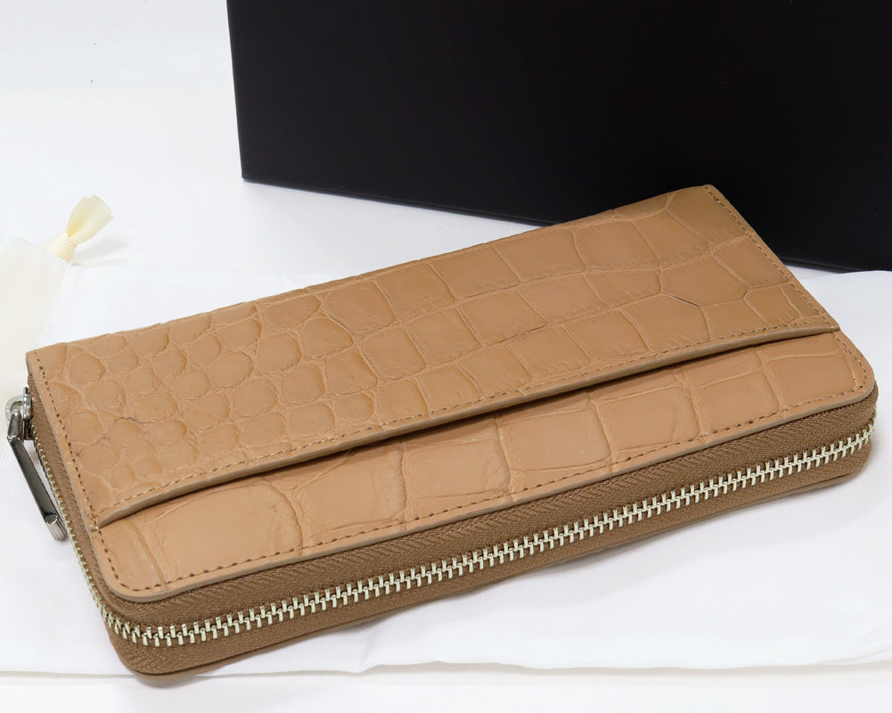 Crocodile Round Zipper Long Wallet Beige Brown in Pristine Condition