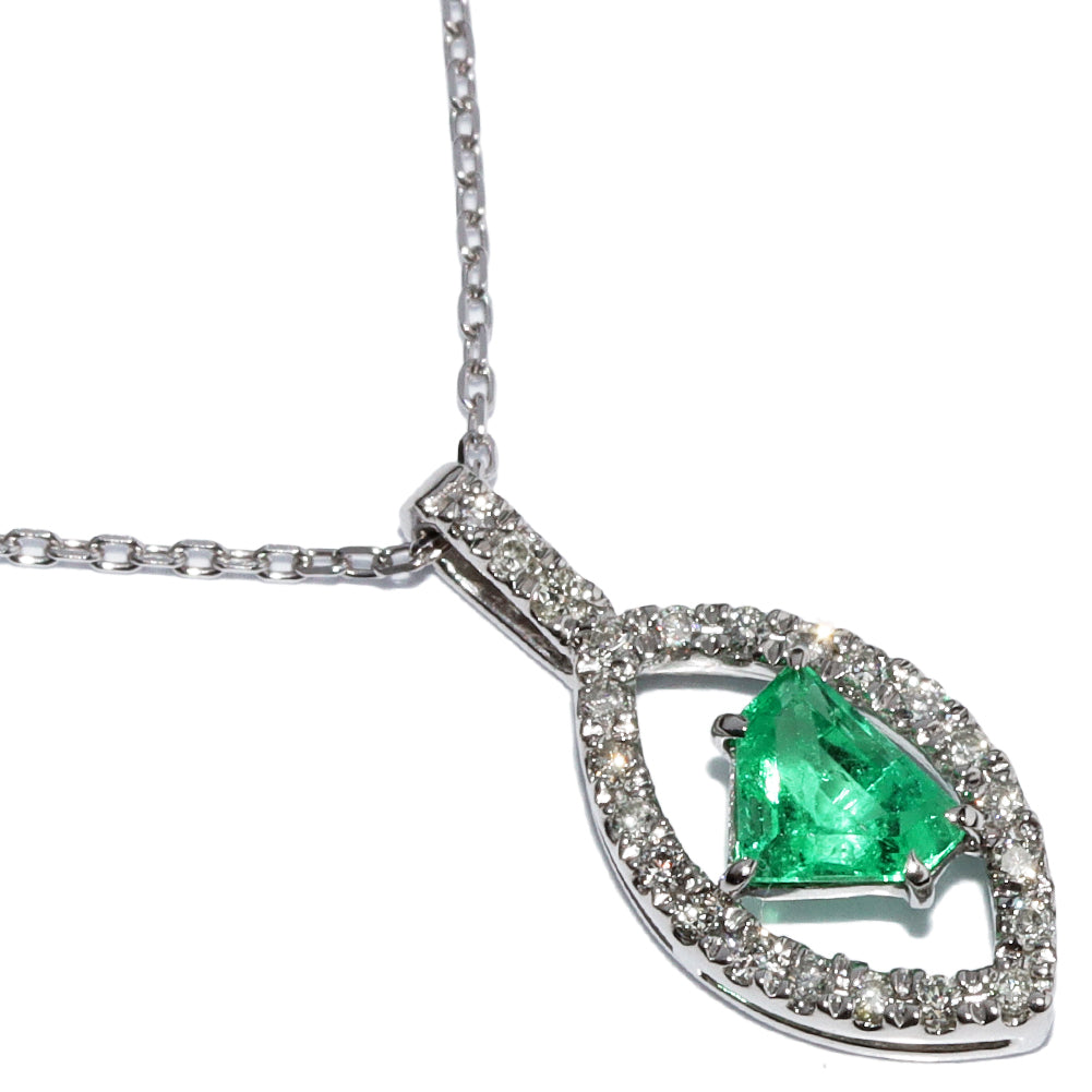 La Soma Pt950 Pt900 Emerald Diamond Pendant Necklace in Great Condition