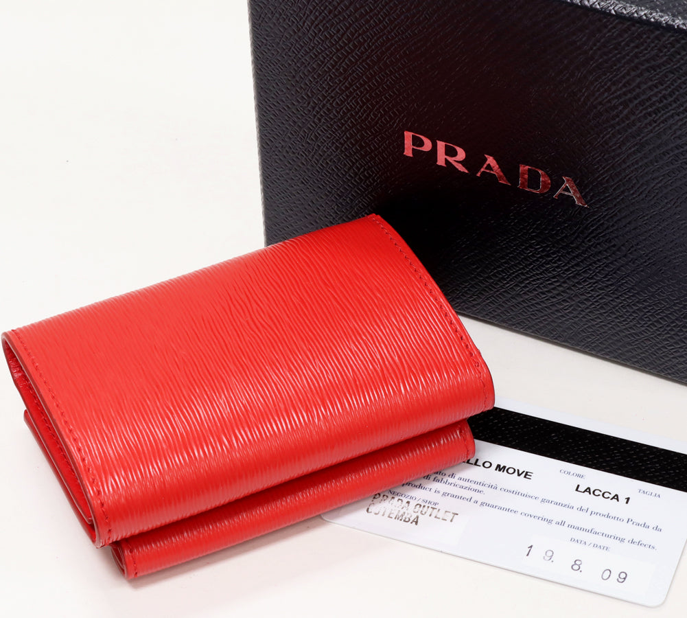 Prada Vittelomove Compact Trifold Wallet with Coin Pocket in Pristine Condition