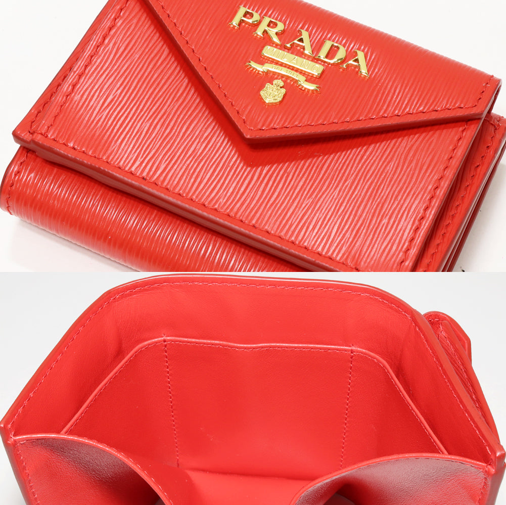 Prada Vittelomove Compact Trifold Wallet with Coin Pocket in Pristine Condition