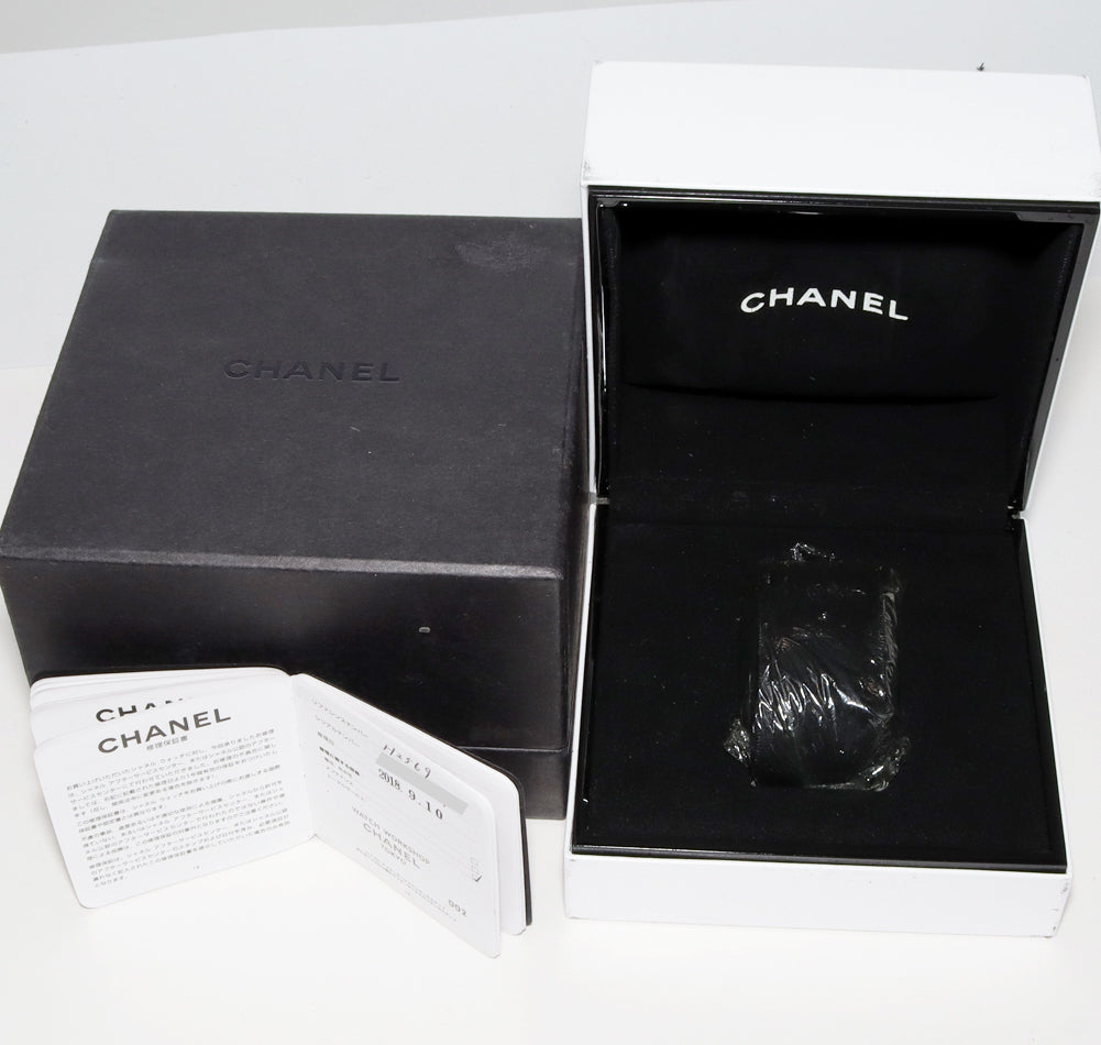 Chanel J12 H2569 Black Ceramic Quartz 29mm Ladies in Great Condition