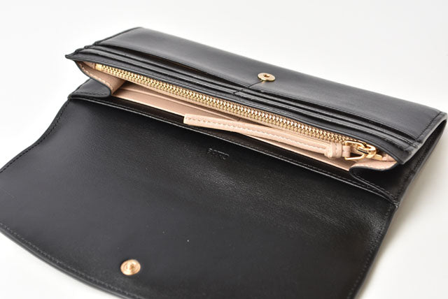 Chloe Leather Long Wallet Black in Pristine Condition