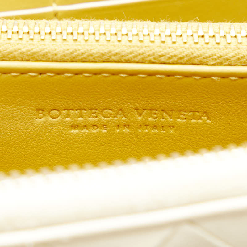 Bottega Veneta Intrecciato Leather Zip Wallet in Very Good Condition