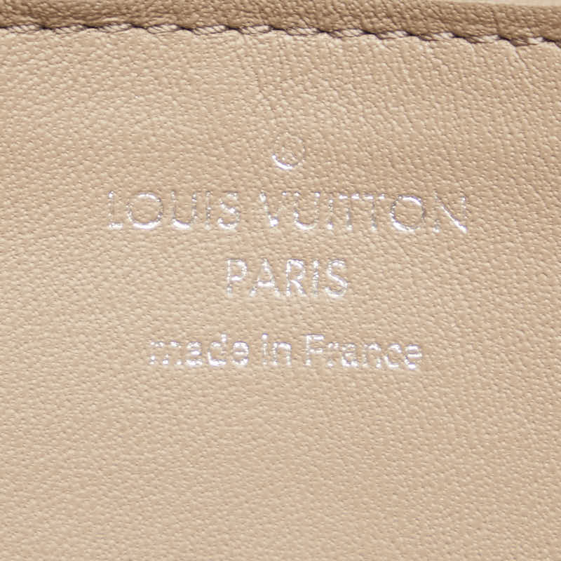 Louis Vuitton Capucines Long Wallet M61250