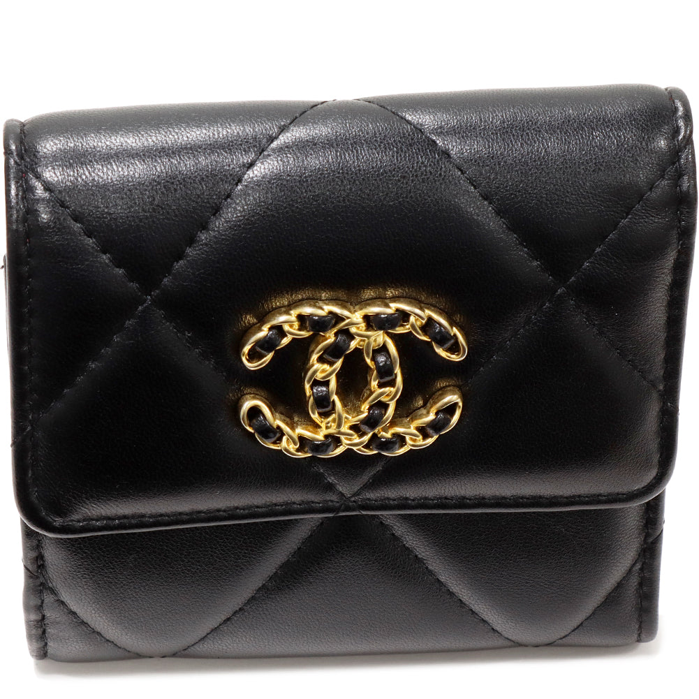 Chanel Lambskin Trifold Wallet AP1064 in Pristine Condition