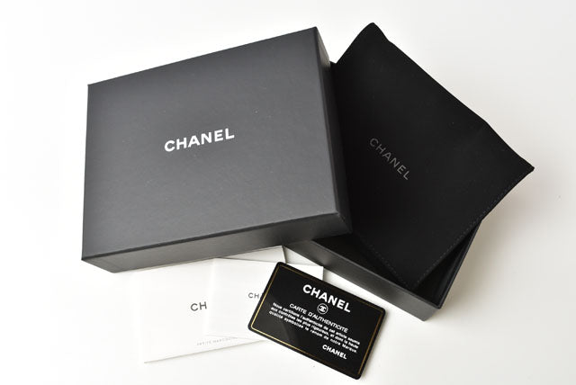 Chanel Caviar Skin Boy Chanel Mini Wallet Off White Gold in Excellent Condition