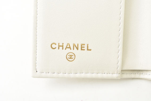 Chanel Caviar Skin Boy Chanel Mini Wallet Off White Gold in Excellent Condition