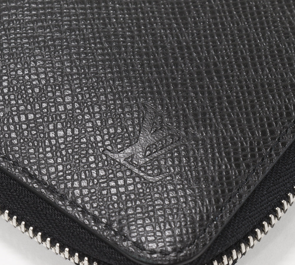 Louis Vuitton Taiga Leather Zippy Wallet M30503