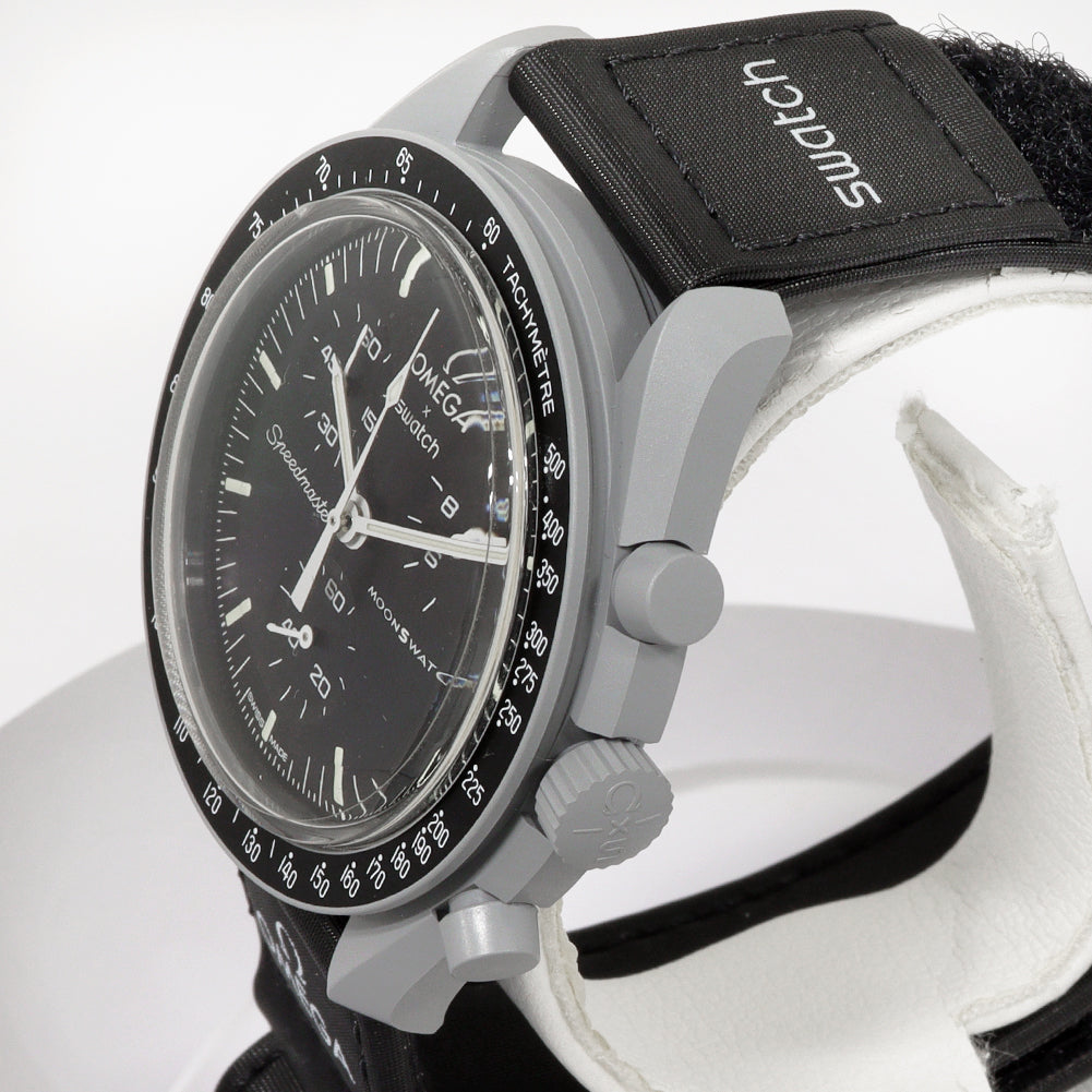 Omega x Swatch Speedmaster Mission to the Moon SO33M100